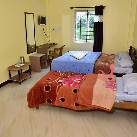 J R Mist Valley Inn Ooty Exterior foto